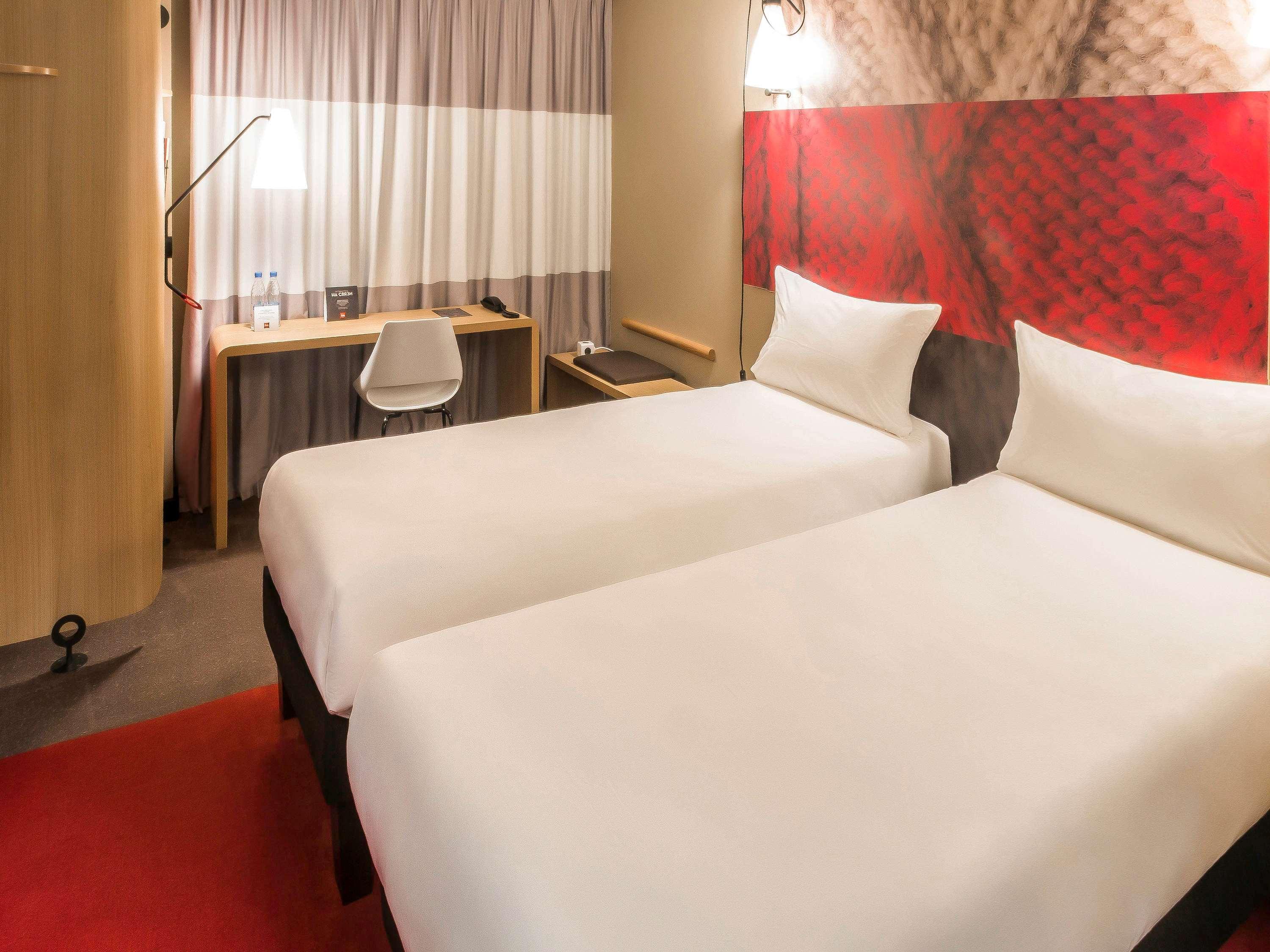 Ibis Budget Caen Porte De Bretagne Bretteville-sur-Odon Exterior photo