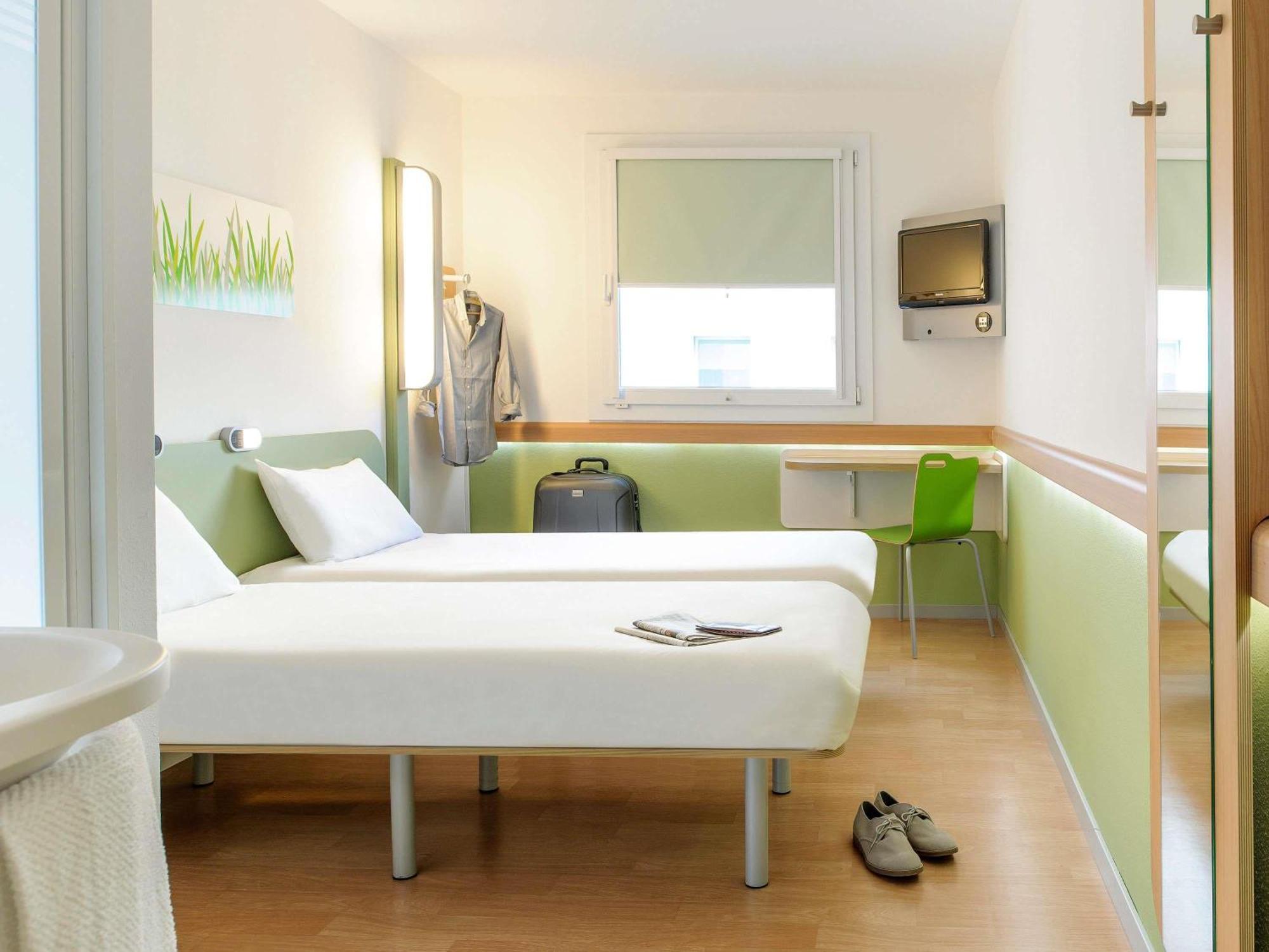 Ibis Budget Caen Porte De Bretagne Bretteville-sur-Odon Exterior photo